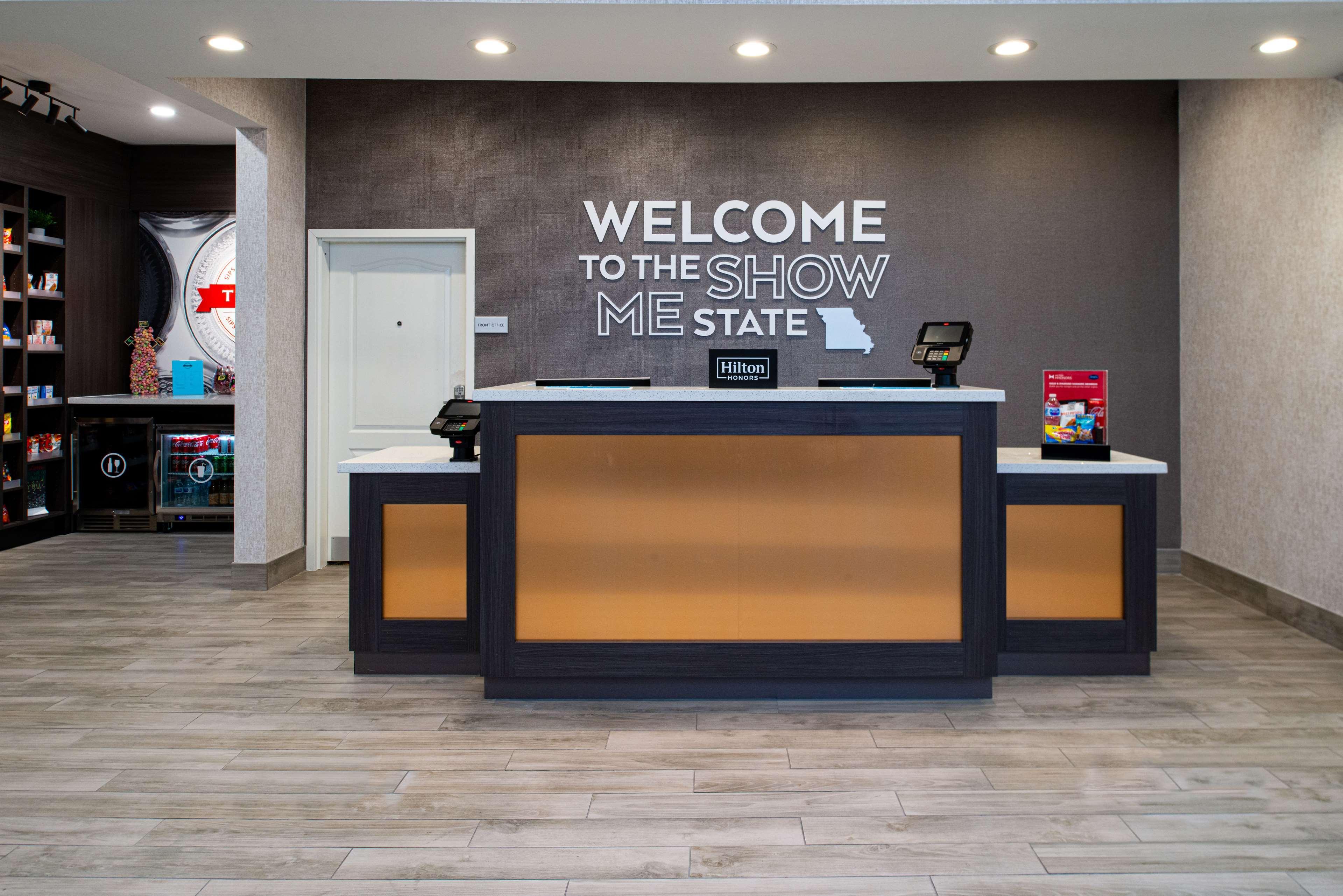 Hampton Inn Kansas City Northeast Extérieur photo