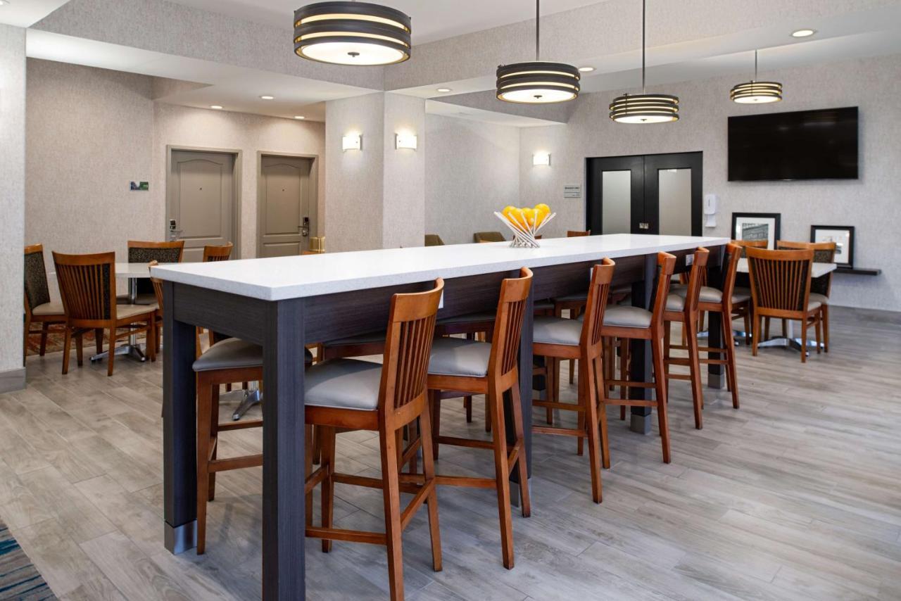 Hampton Inn Kansas City Northeast Extérieur photo