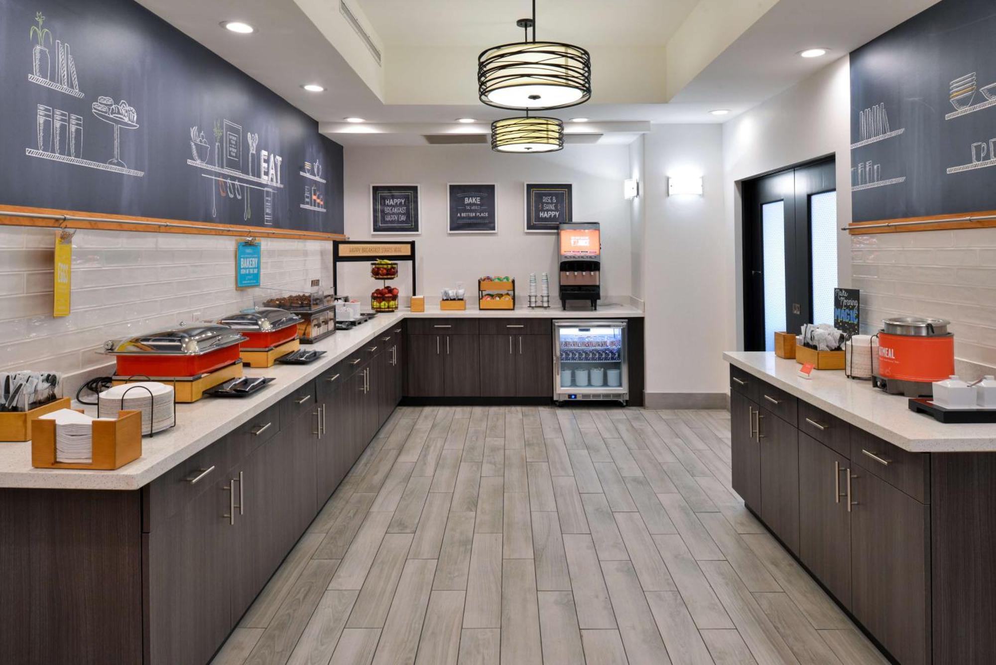 Hampton Inn Kansas City Northeast Extérieur photo