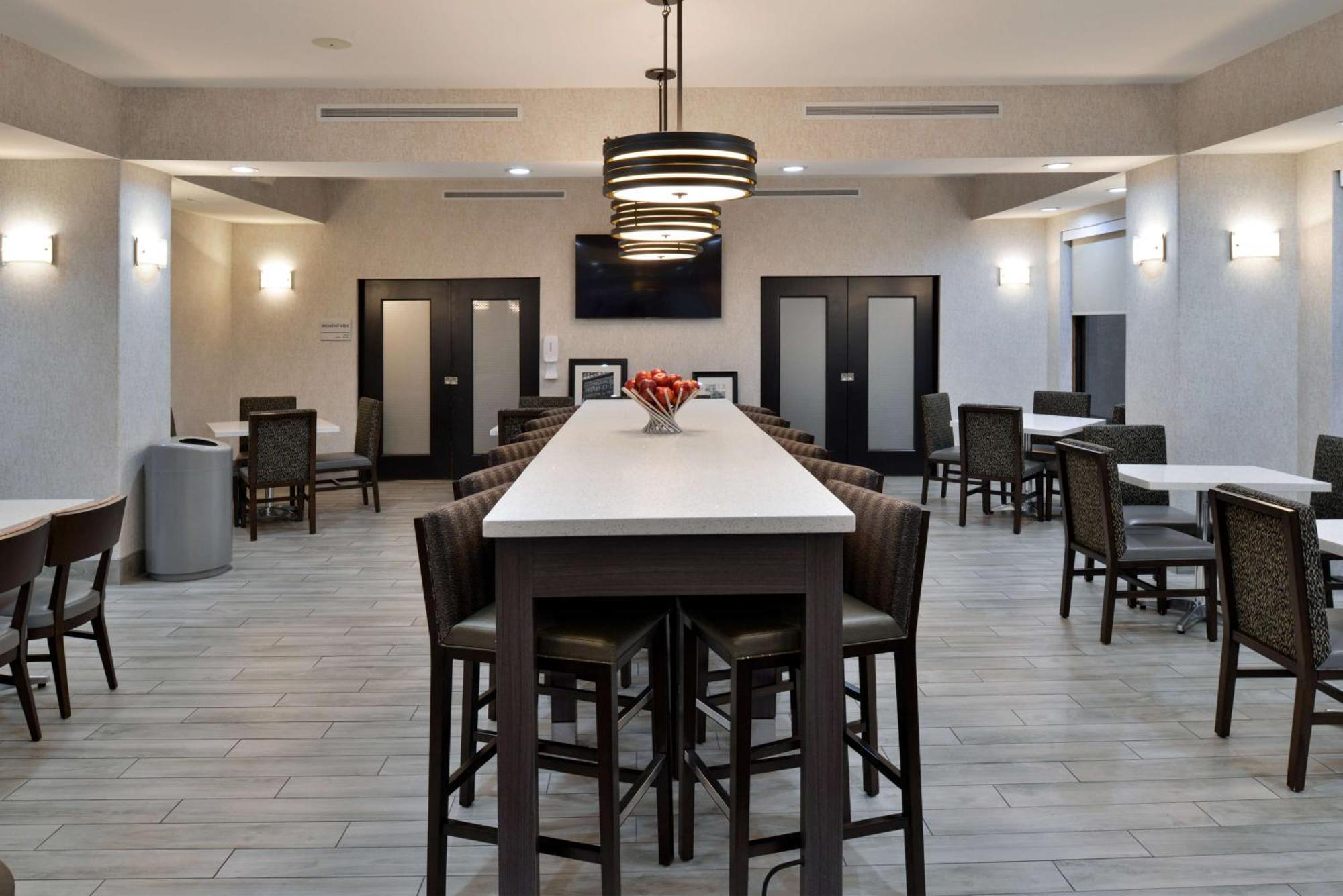 Hampton Inn Kansas City Northeast Extérieur photo