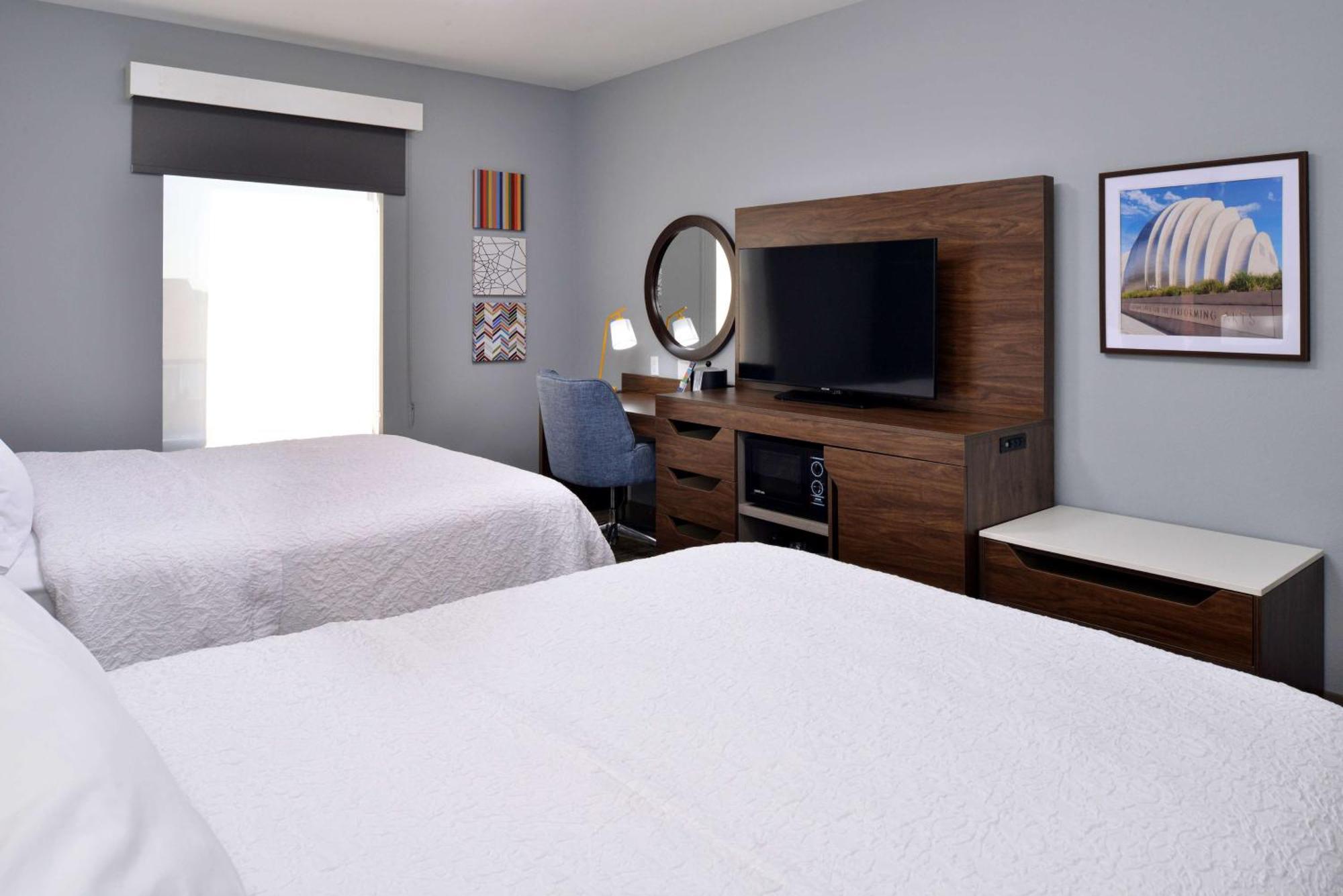 Hampton Inn Kansas City Northeast Extérieur photo