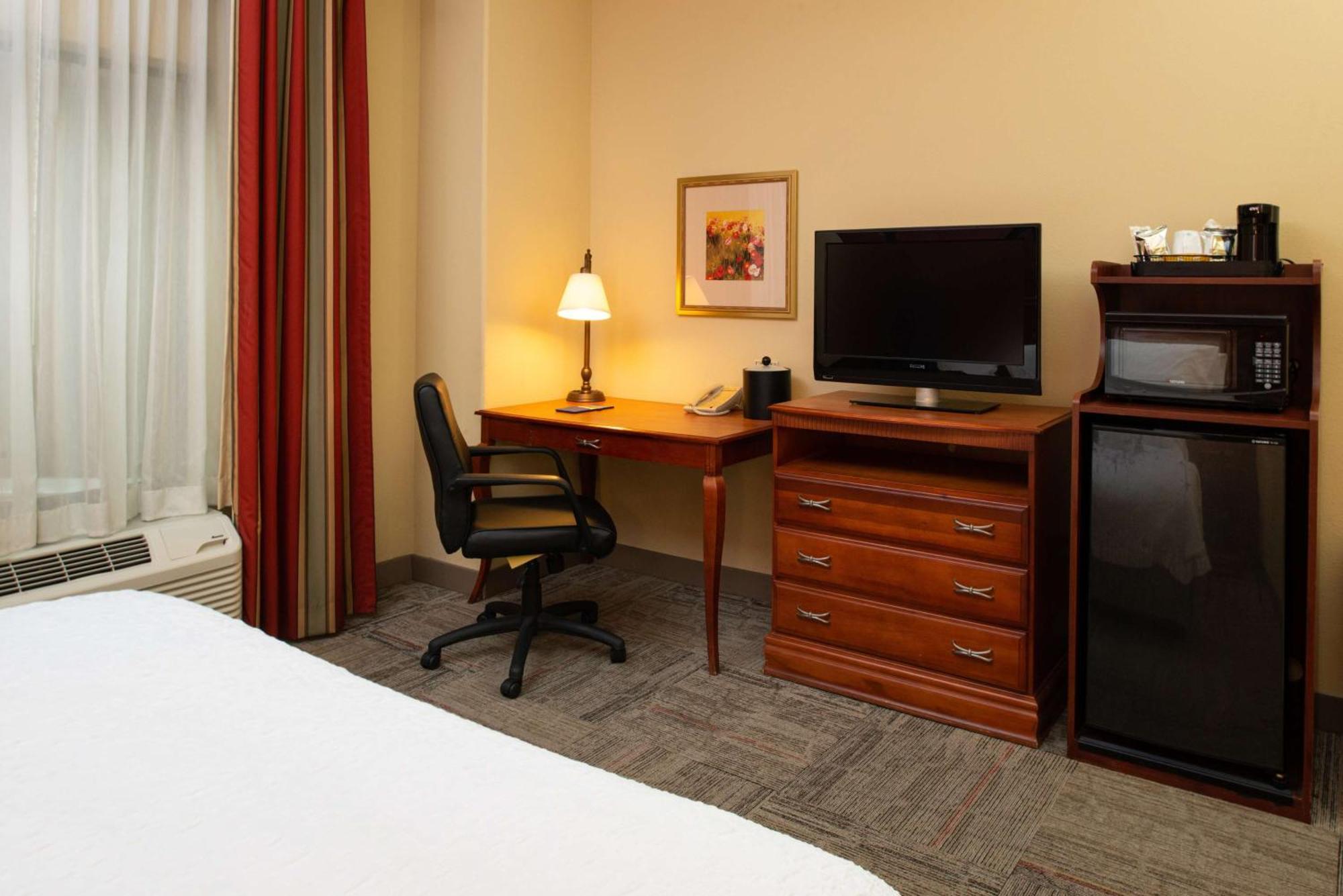 Hampton Inn Kansas City Northeast Extérieur photo