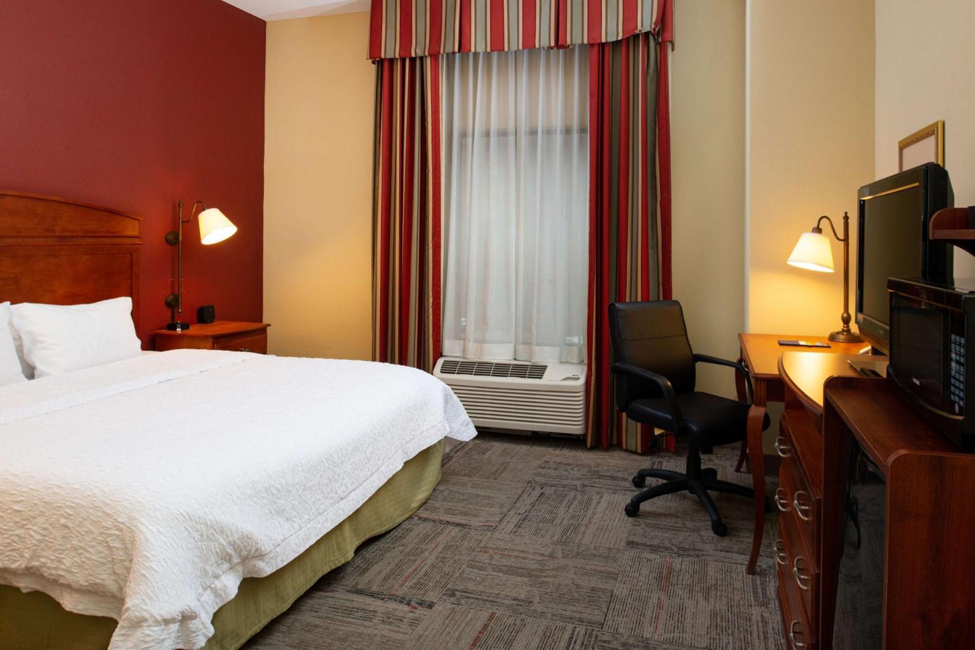 Hampton Inn Kansas City Northeast Extérieur photo