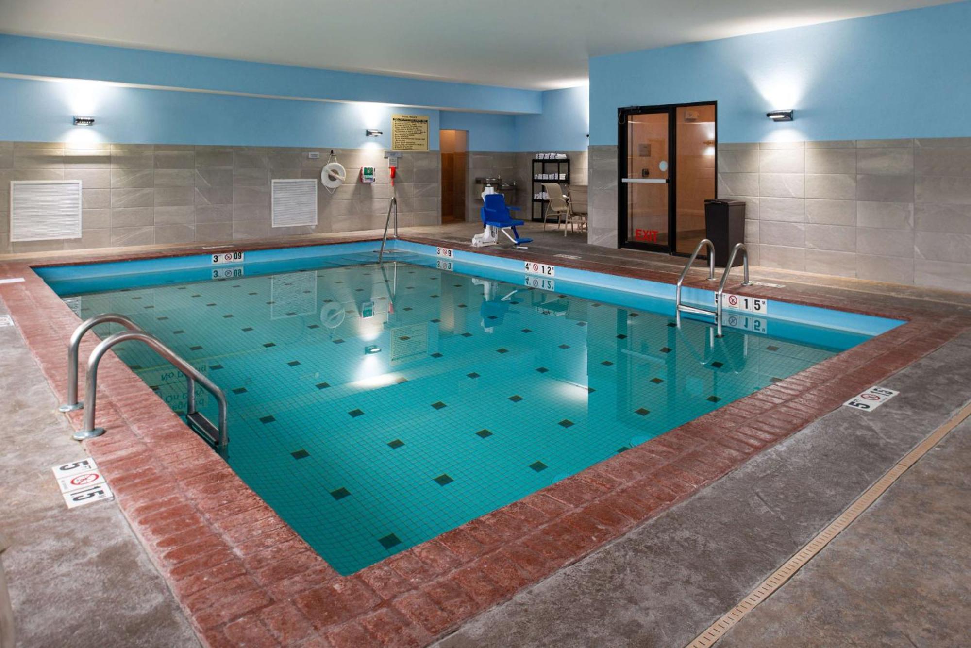 Hampton Inn Kansas City Northeast Extérieur photo
