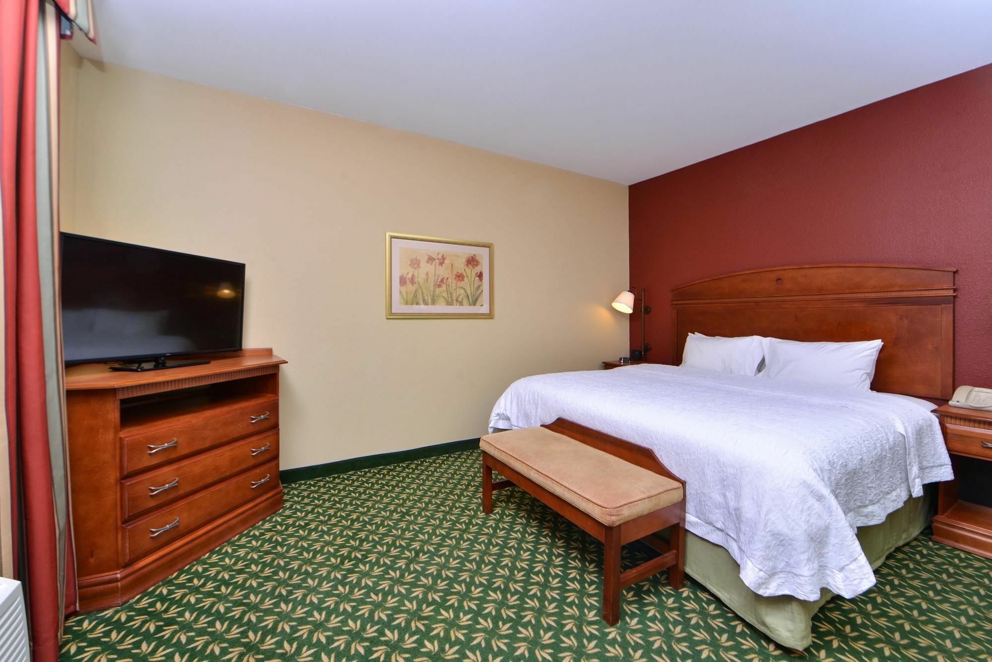 Hampton Inn Kansas City Northeast Extérieur photo